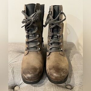 Size 7 Carley Sorel boots. Like new.